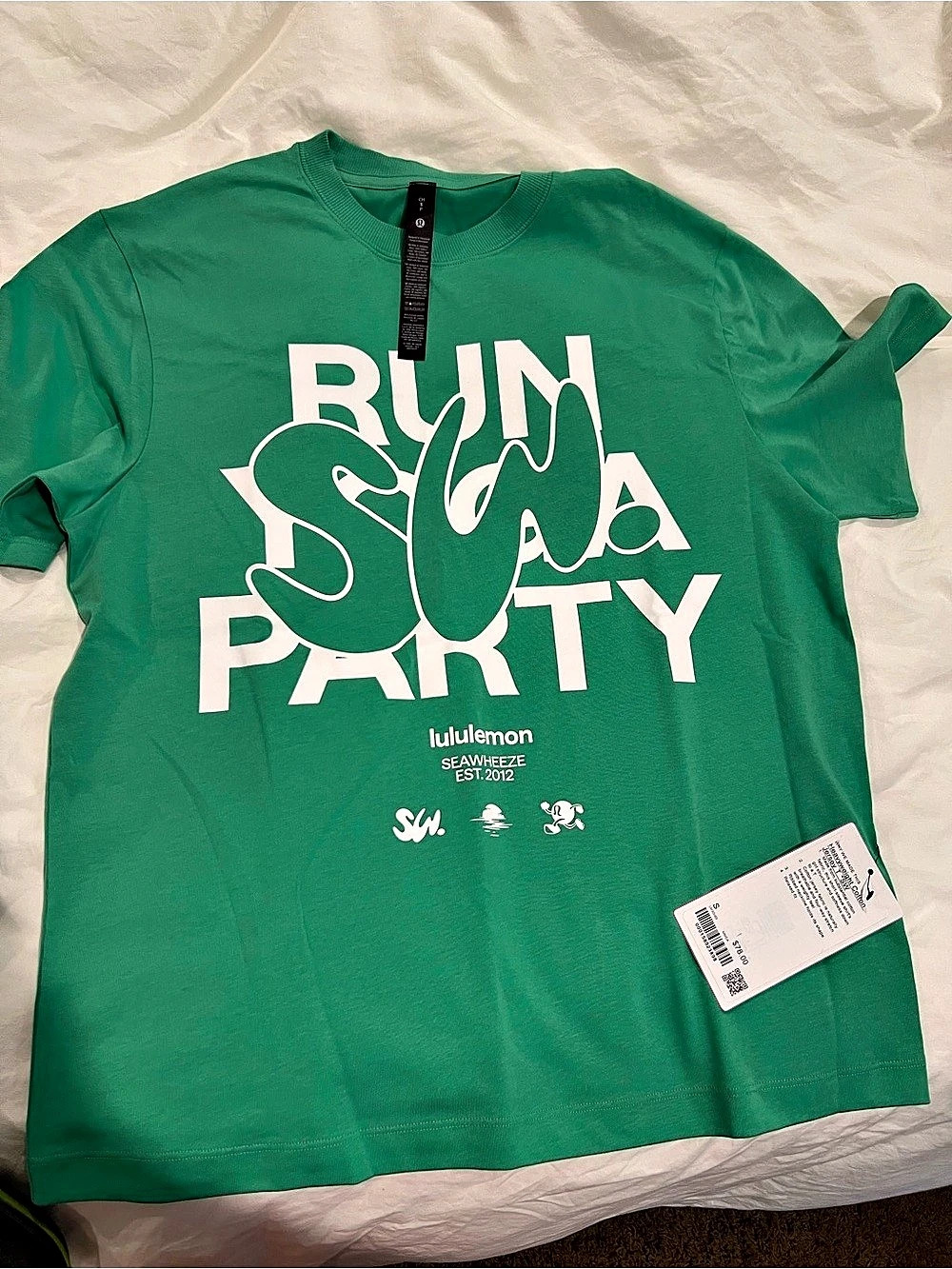 lululemon SeaWheeze Graphic Tee Graphic Short Sleeve Tee in Green NWT
